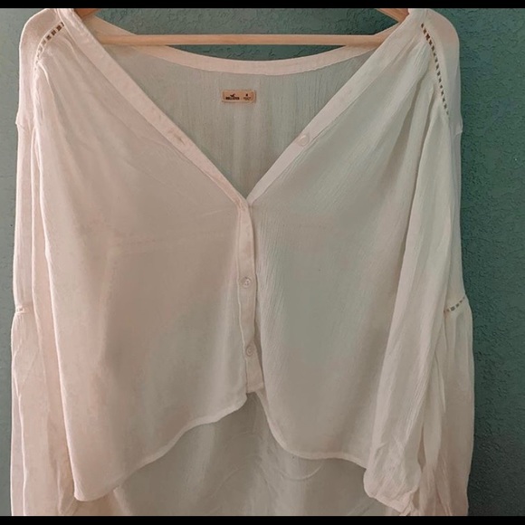 Cute Flowy Blouse! - Picture 2 of 2